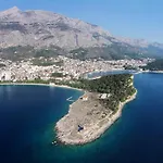 Appartement With Parking Space - 18213 Makarska